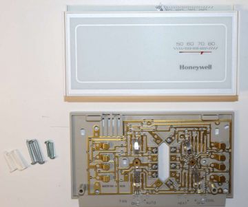 Honeywell Y8195B1004 Electric Thermostat with SUB-BASE