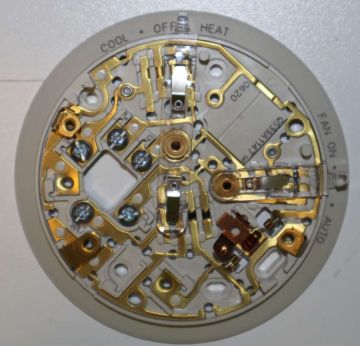 Honeywell Q539A1147 Subbase with Independent Heat and Cool