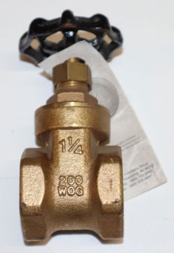 Legend 104-466 1-1/4 inch IPS T-400 Gate Valve