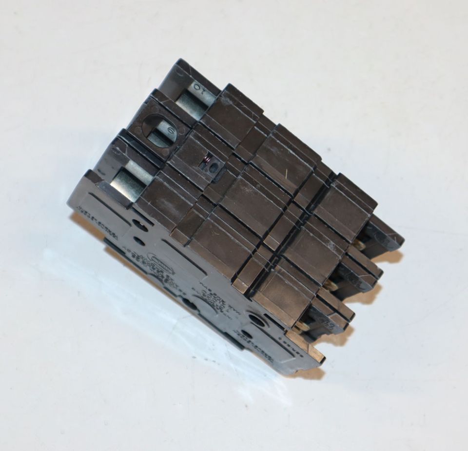 Rheem 425098 Square D Circuit Breaker - 25A 3-Pole QOU325