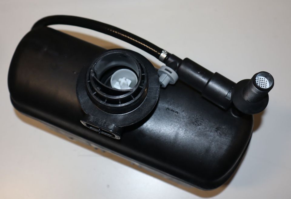 Sloan M101526-F3BK Flushmate 503 Tank 1.6 Upright Rundle 4462 Left Hand / Right Hand Lever