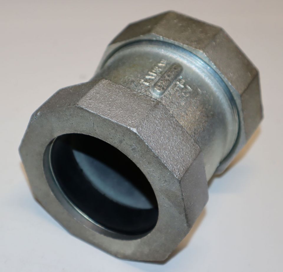 Wal-Rich 2560014 2-1/2 inch Short Galvanized Steel Dresser Coupling